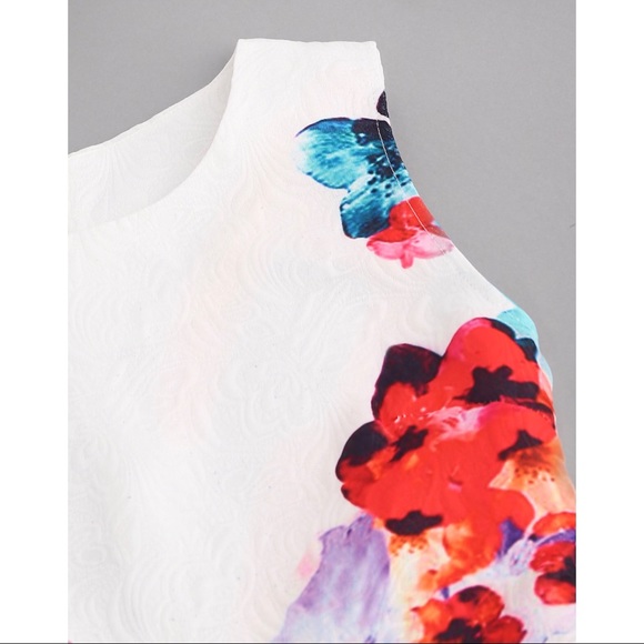 Floral Print Pleated Dress - Picture 3 of 6